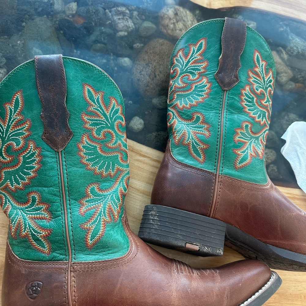 Ariat Women’s Cowgirl boots